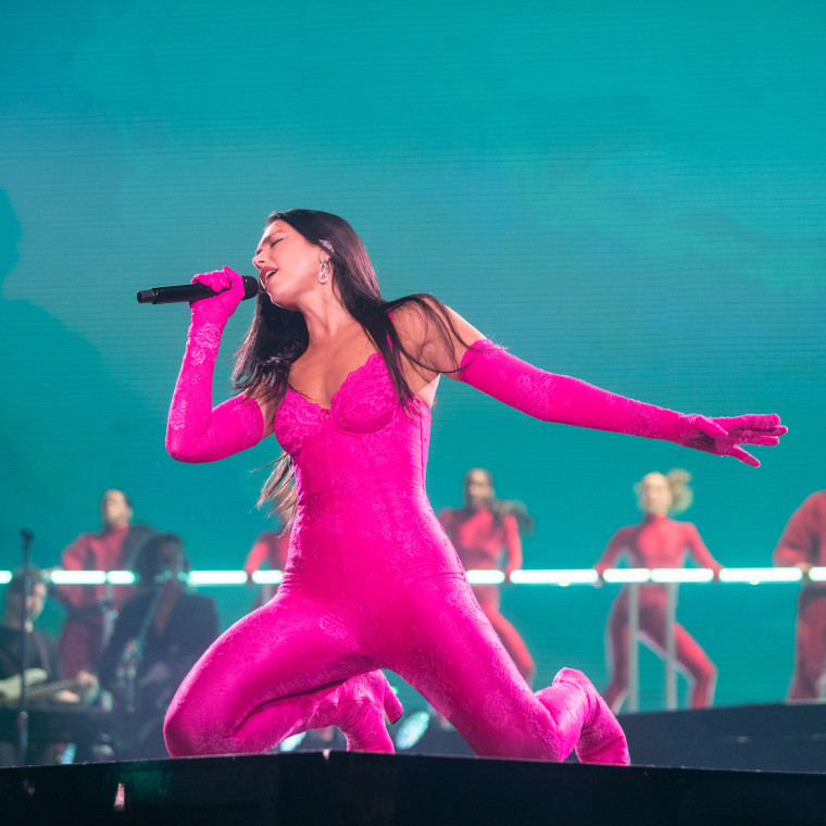 Dua Lipa 2